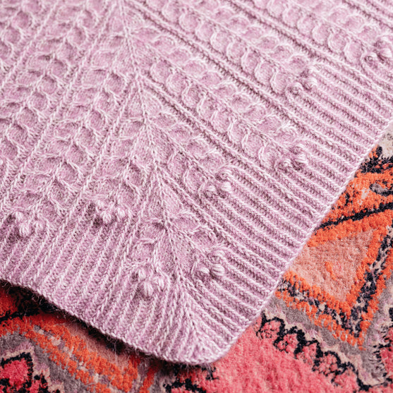 Muse Shawl - Driehoekige Omslagdoek met Textuur
10
