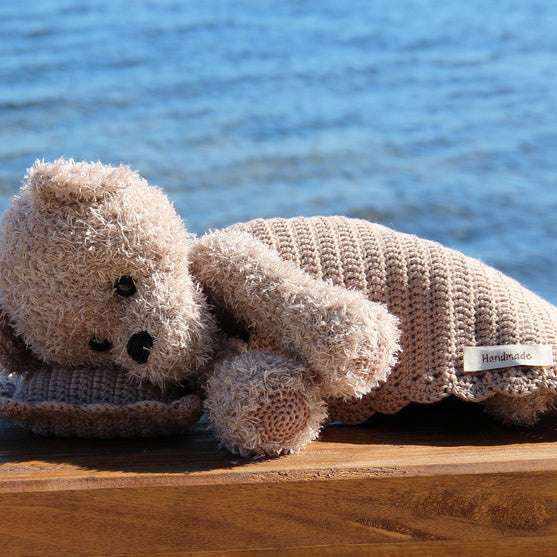 Teddy met dekentje en kussentje - Basse
2