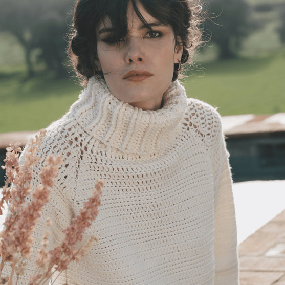 6183-40 Gehaakte coltrui met raglanmouw
3