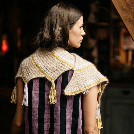 Calendula Shawl - Omslagdoek met Bobbels en Franje
8