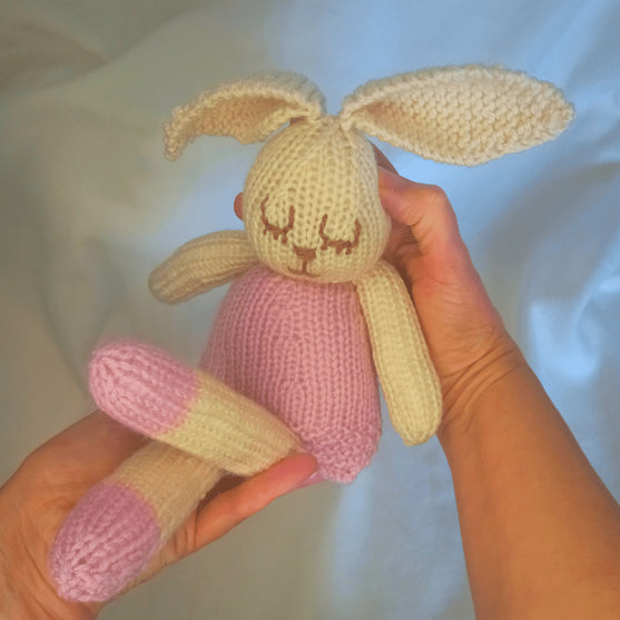 Bessie Bunny - Knuffel
4