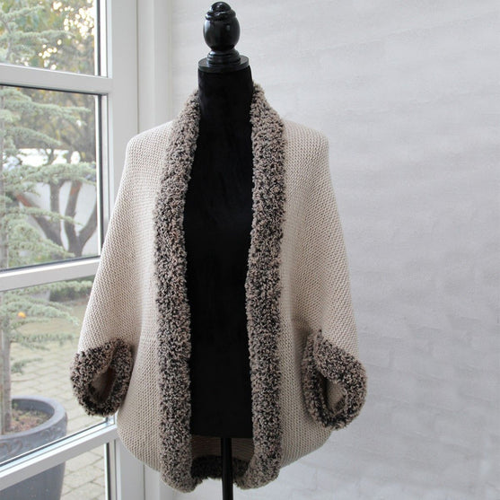 Gebreid Square Shrug
3