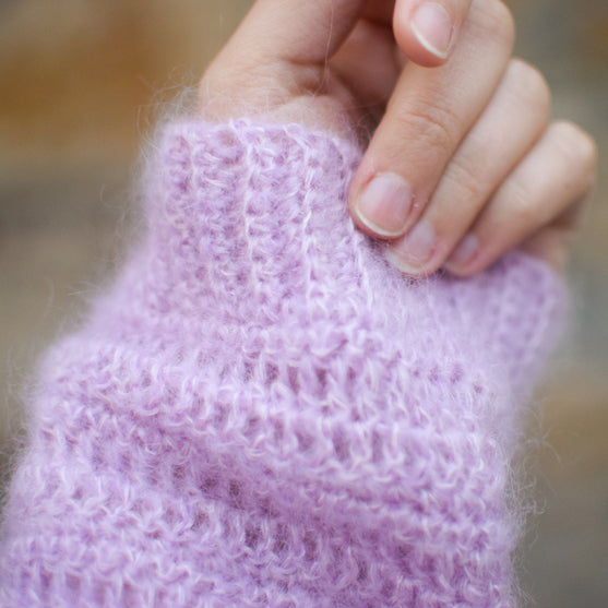 Essence - Vest met V-hals
5