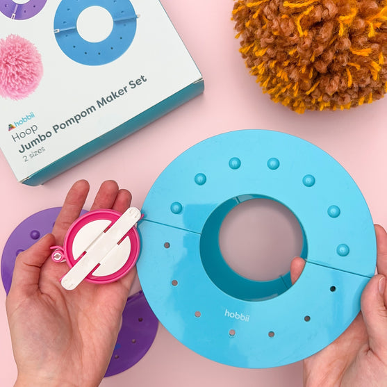 Hoop Jumbo Pompom Maker - Hobbii
3