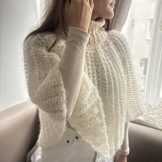 Daphne - Poncho
2