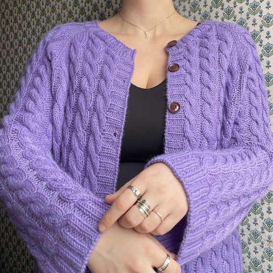 Easy Cable Cardigan - Vest
2