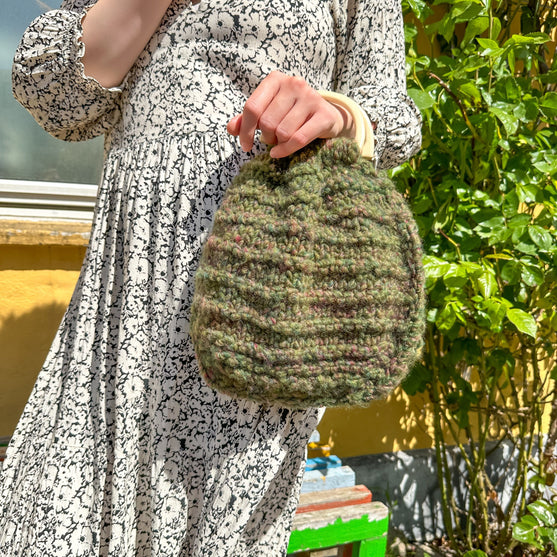 Tashandvatten van hout - D-vorm - Hobbii
6