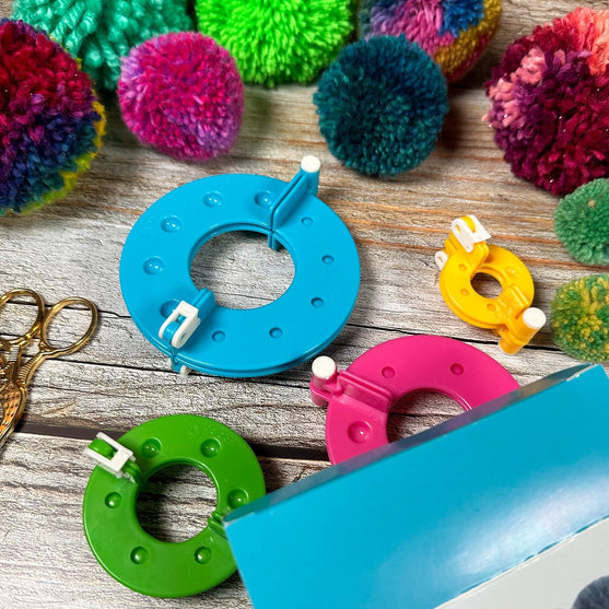 Hoop Pompon Maker - Hobbii
3