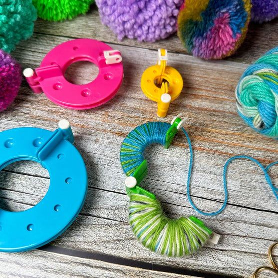 Hoop Pompon Maker - Hobbii
5