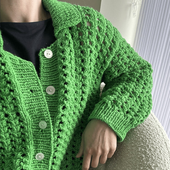 Easy Hole Structure Polo Cardigan - Vest
3