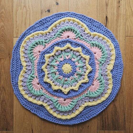 

Mini Mandala - Kleed
1