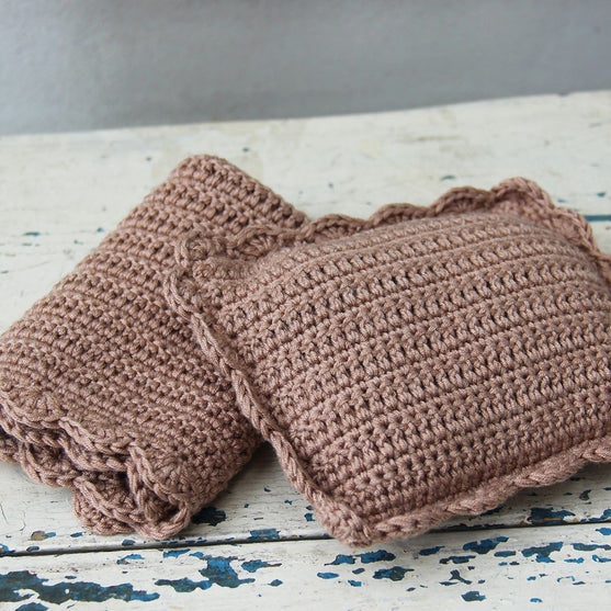 

Teddy met dekentje en kussentje - Basse
3