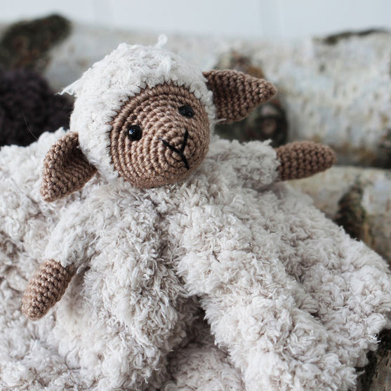 

Chanel with blanket & ring
2