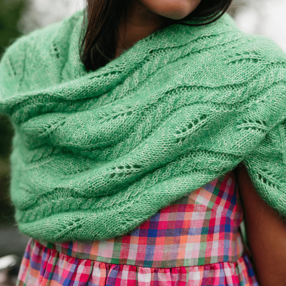 

Hiedra Shawl - Omslagdoek met Blad Motief
1