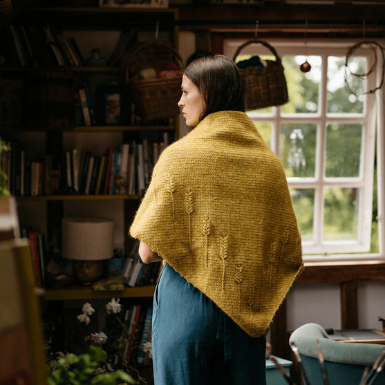 

Heart of Gold - Driehoekige Sjaal met Textuur
4