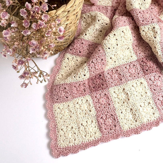 

Heirloom Bloom - Baby Deken
5