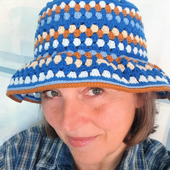 

Oldes Sommerhat - Buckethat
1