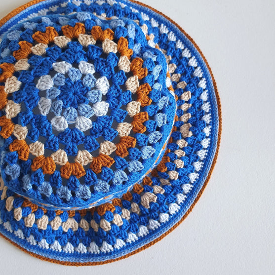 

Oldes Sommerhat - Buckethat
4