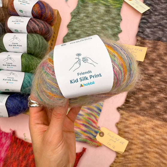 

Friends Kid Silk Print - Friends
18