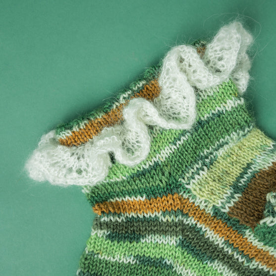 

Frigg - Enkelsokken met ruche
3