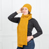 

Beehive - Sjaal en beanie
2