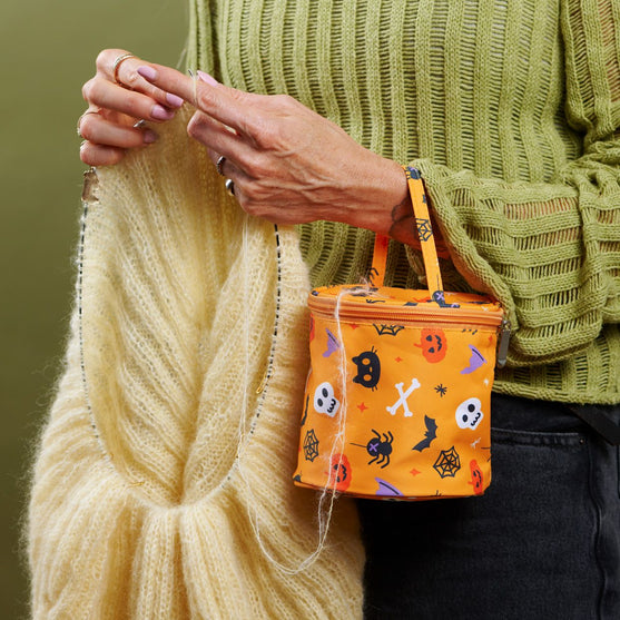 

Garentasje met halloween print - Hobbii
2