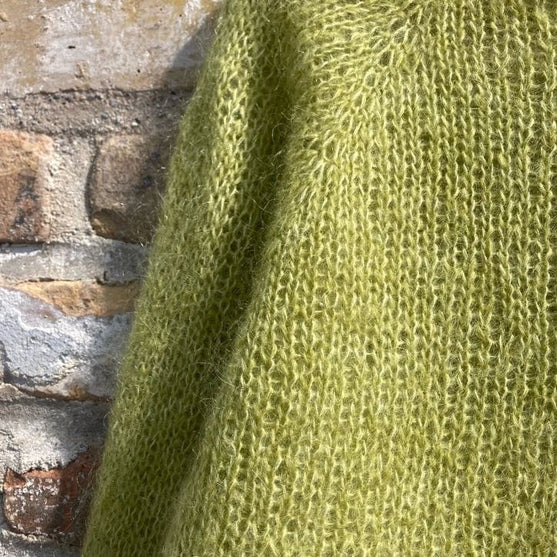 

Summer Lotus - Trui
5