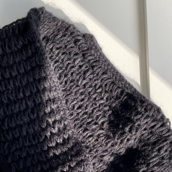 

Easy Breezy Sweater - Trui
4