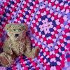 

Bella’s Bobble Granny Square - Deken
1