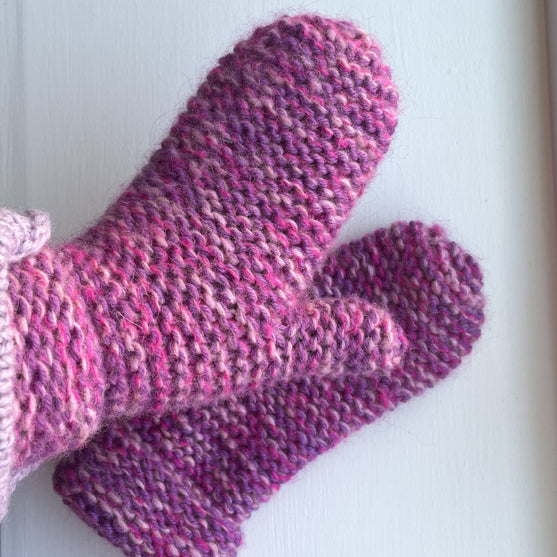

Ultra Easy Garter Stitch Mittens - Wanten
2